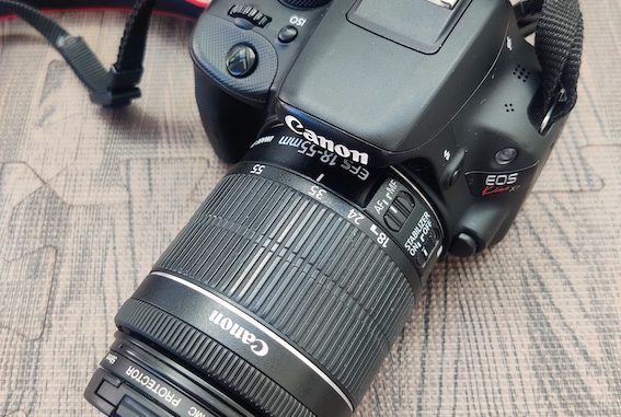 本格派ま！ Canon EOS 1:1.8 kiss x3 CANON ダブルズームキット＋単